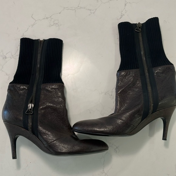 Stella McCartney vegan leather boots with sock upper - Picture 2 of 12